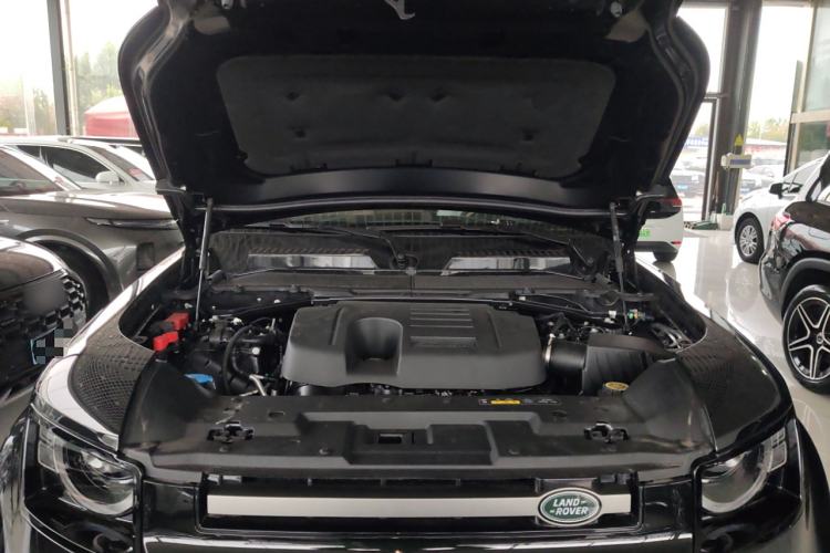 Used Land Rover Defender 2025 110 3.0T P400 – Dynamic HSE Engine Bay