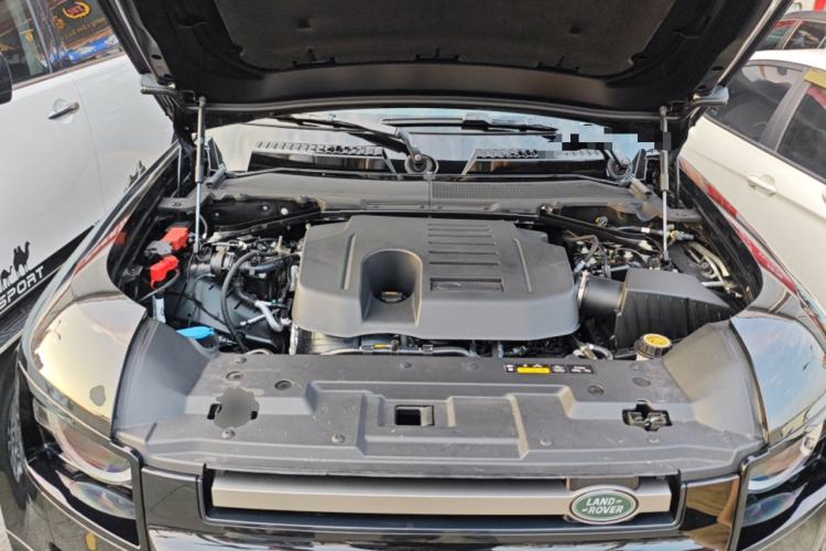 Used Land Rover Defender 2025 90 3.0T P400 X-Dynamic HSE Engine Bay