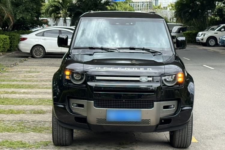 Used Land Rover Defender 2025 110 3.0T P400 – Dynamic HSE Exterior 1