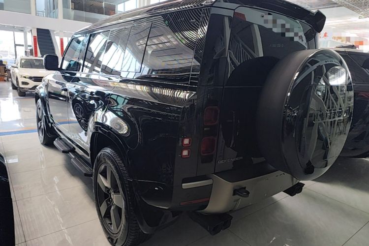 Used Land Rover Defender 2025 110 3.0T P400 – Dynamic HSE Exterior 2