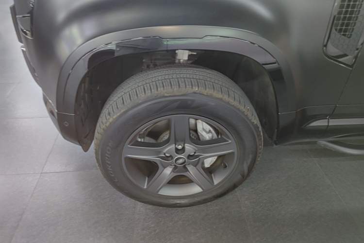Used Land Rover Defender 2025 110 3.0T P400 X-Dynamic SE Exterior 4