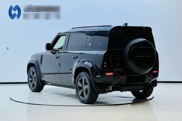 Used Land Rover Defender 2025 110 3.0T P400 – Dynamic HSE Exterior 7
