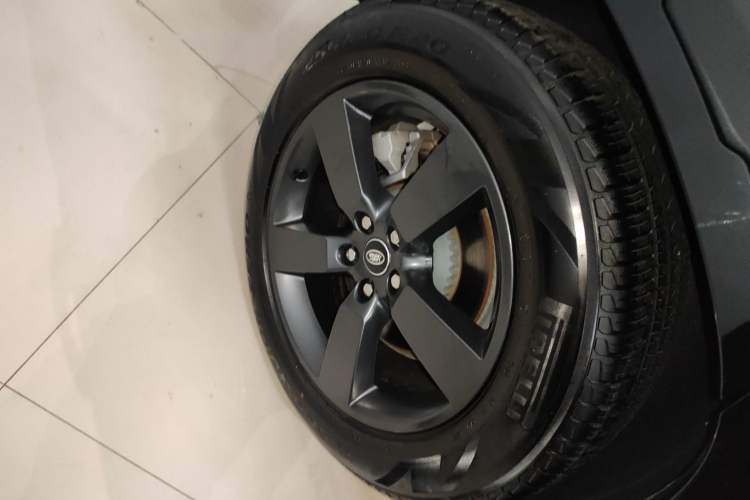 Used Land Rover Defender 2025 110 3.0T P400 – Dynamic HSE Exterior 8