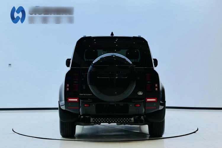 Used Land Rover Defender 2025 110 3.0T P400 – Dynamic HSE Exterior 8
