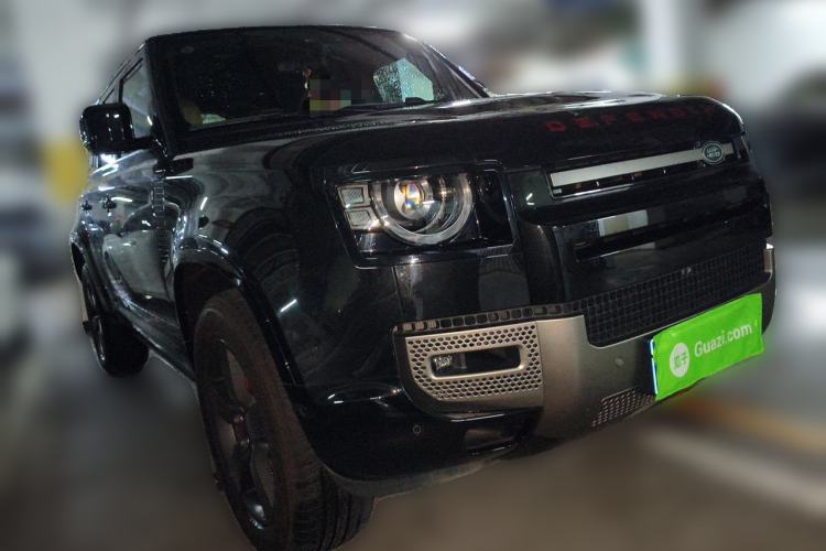 Used Land Rover Defender 2025 110 3.0T P400 – Dynamic HSE Front Right 45 Deg