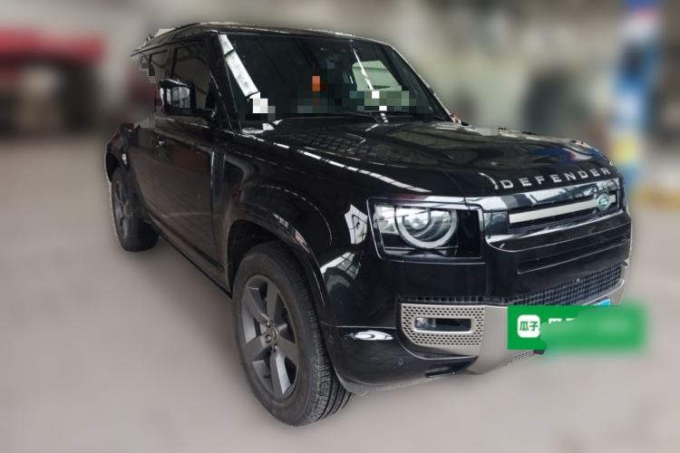 Used Land Rover Defender 2025 110 3.0T P400 – Dynamic HSE Front Right 45 Deg
