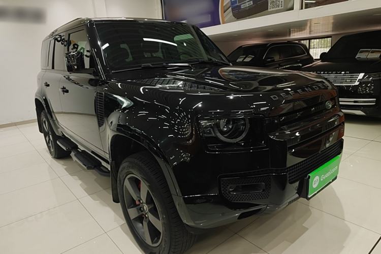 Used Land Rover Defender 2025 110 3.0T P400 – Dynamic HSE Front Right 45 Deg
