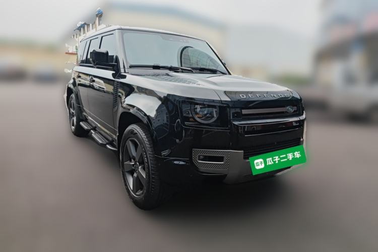 Used Land Rover Defender 2025 110 3.0T P400 – Dynamic HSE Front Right 45 Deg