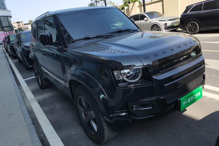 Used Land Rover Defender 2025 110 3.0T P400 X Front Right 45 Deg