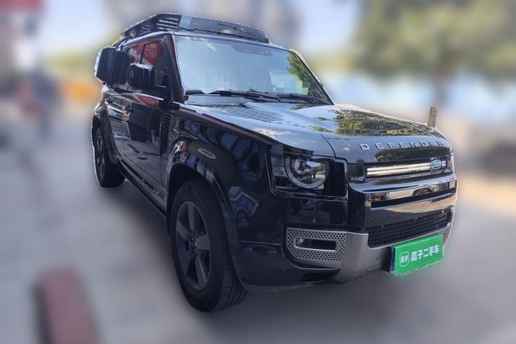 Used Land Rover Defender 2025 110 3.0T P400 – Dynamic HSE Front Right 45 Deg