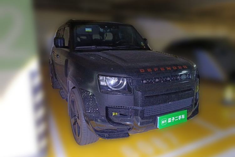 Used Land Rover Defender 2025 110 3.0T P400 – Dynamic HSE Front Right 45 Deg