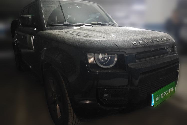 Used Land Rover Defender 2025 110 3.0T P400 – Dynamic HSE Front Right 45 Deg