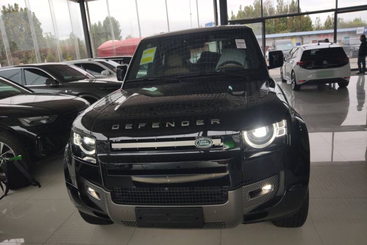 Used Land Rover Defender 2025 110 3.0T P400 – Dynamic HSE Front
