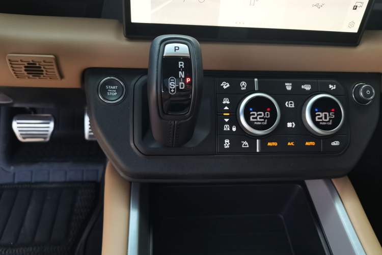Used Land Rover Defender 2025 110 3.0T P400 X Gear Lever
