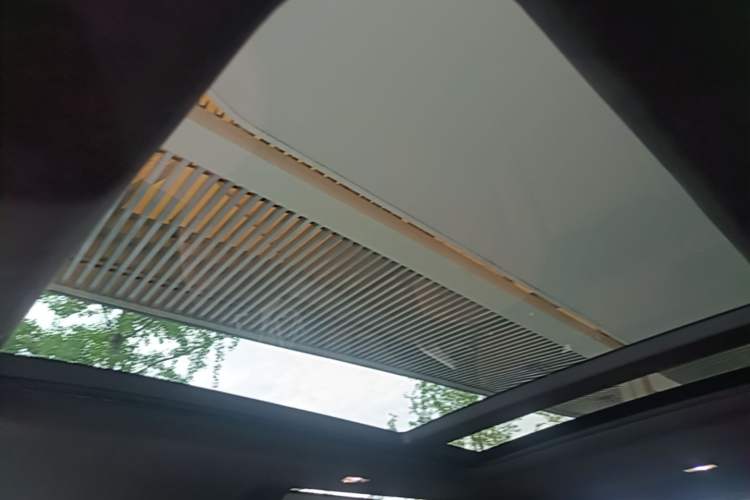 Used Land Rover Defender 2025 90 3.0T P400 X-Dynamic HSE Headliner