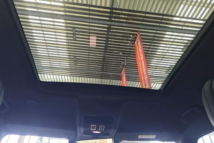 Used Land Rover Defender 2025 110 3.0T P400 – Dynamic HSE Headliner
