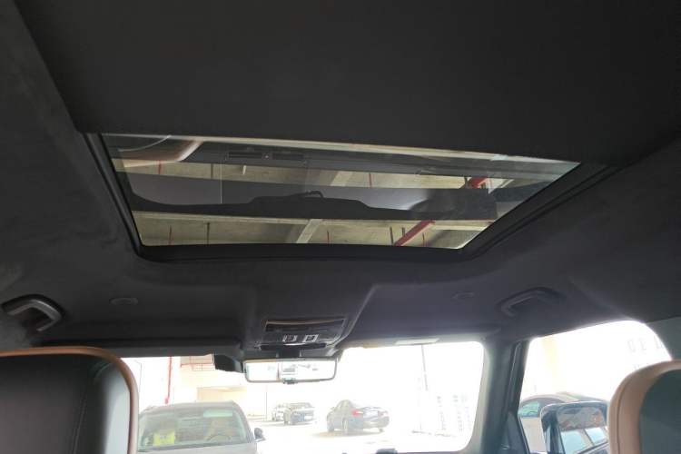 Used Land Rover Defender 2025 110 3.0T P400 Dark Edition Headliner