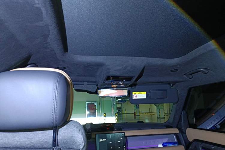 Used Land Rover Defender 2025 110 3.0T P400 – Dynamic HSE Headliner