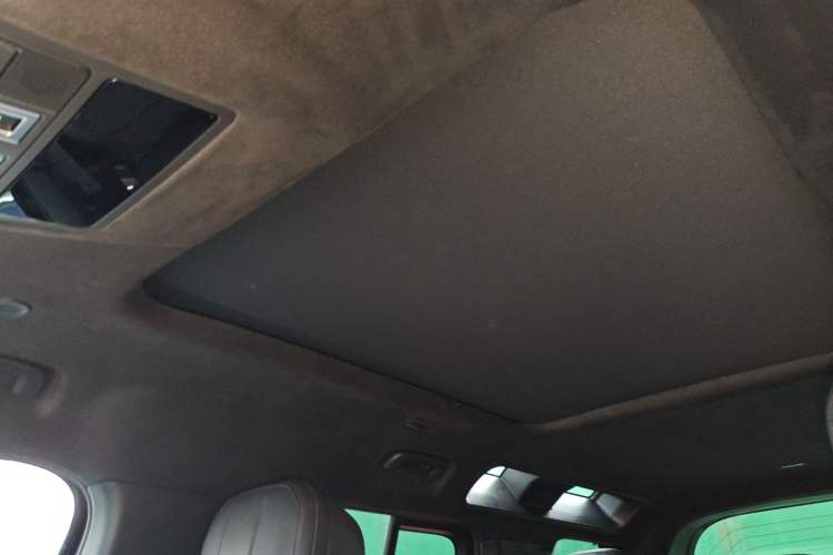 Used Land Rover Defender 2025 110 3.0T P400 Dark Edition Headliner