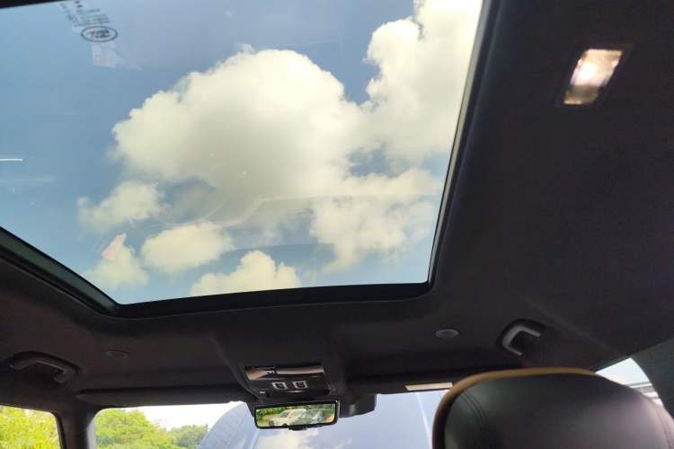 Used Land Rover Defender 2025 110 3.0T P400 – Dynamic HSE Headliner