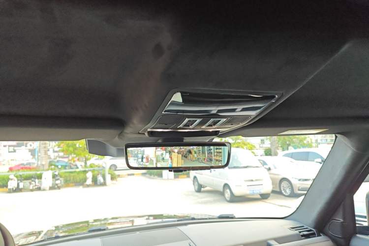 Used Land Rover Defender 2025 90 3.0T P400 X-Dynamic HSE Headliner