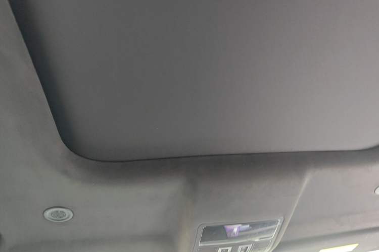 Used Land Rover Defender 2025 110 3.0T P400 – Dynamic HSE Headliner