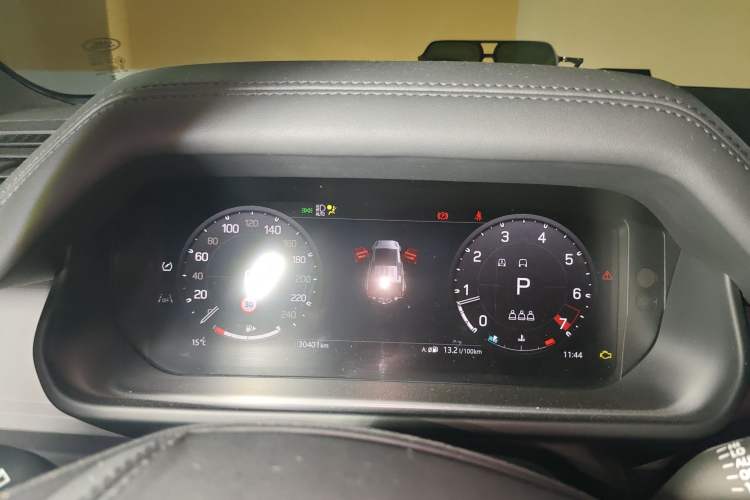 Used Land Rover Defender 2025 110 3.0T P400 – Dynamic HSE Instrument Cluster