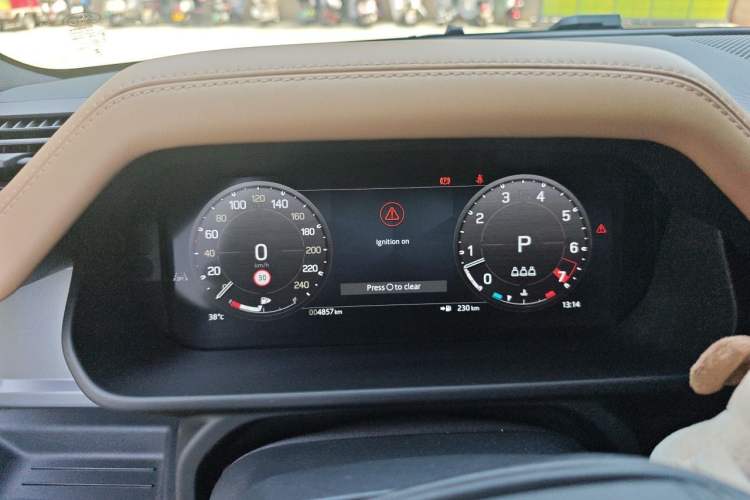 Used Land Rover Defender 2025 90 3.0T P400 X-Dynamic HSE Instrument Cluster