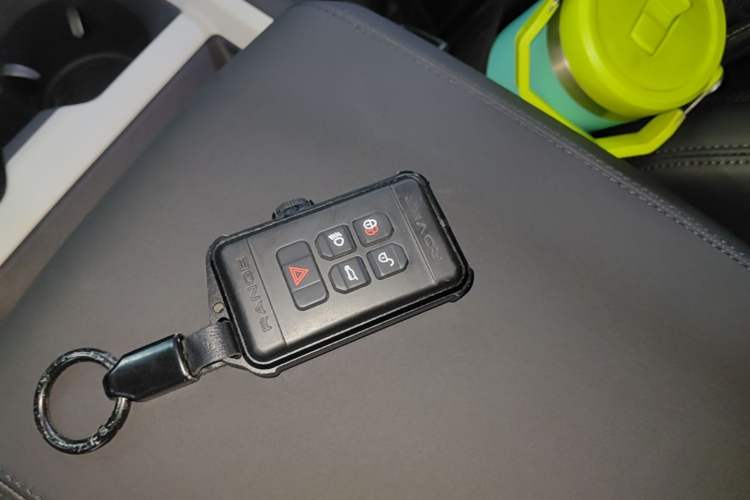 Used Land Rover Defender 2025 110 3.0T P400 X-Dynamic SE Interior 1