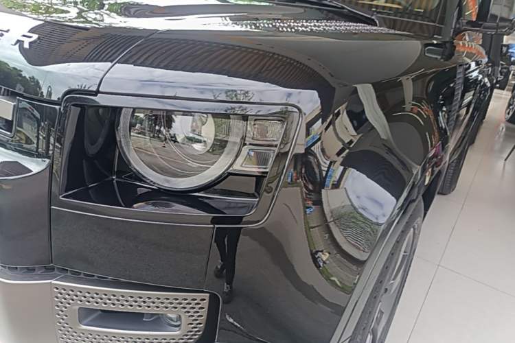 Used Land Rover Defender 2025 90 3.0T P400 X-Dynamic HSE Left Front Headlight