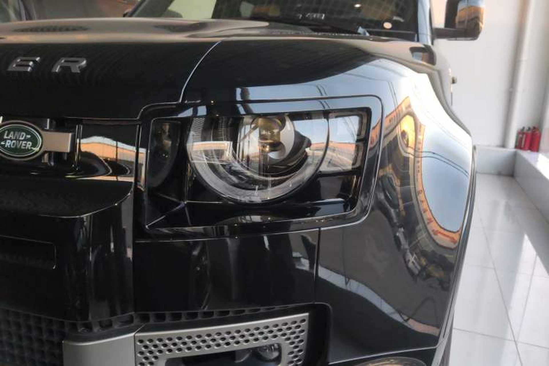 Used Land Rover Defender 2025 110 3.0T P400 – Dynamic HSE Left Front Headlight