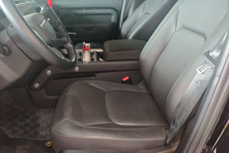 Used Land Rover Defender 2025 110 3.0T P400 – Dynamic HSE Left Front Seat