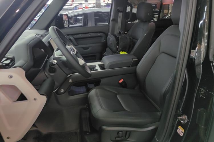 Used Land Rover Defender 2025 110 3.0T P400 X-Dynamic SE Left Front Seat