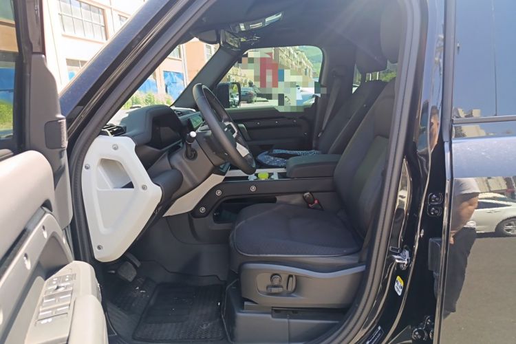 Used Land Rover Defender 2025 110 3.0T P400 X-Dynamic SE Left Front Seat