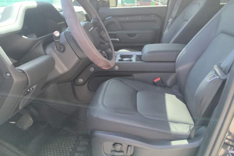 Used Land Rover Defender 2025 110 3.0T P400 Dark Edition Left Front Seat
