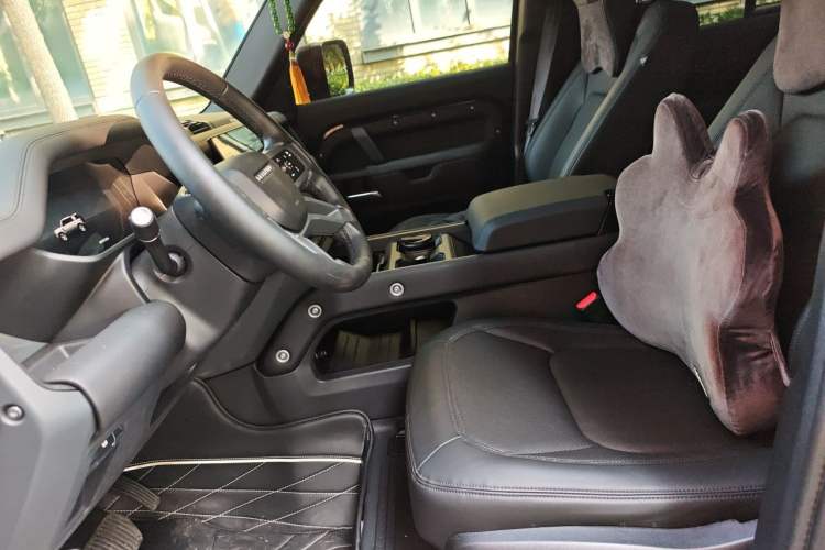 Used Land Rover Defender 2025 110 3.0T P400 X-Dynamic SE Left Front Seat