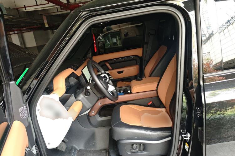 Used Land Rover Defender 2025 110 3.0T P400 X-Dynamic SE Left Front Seat