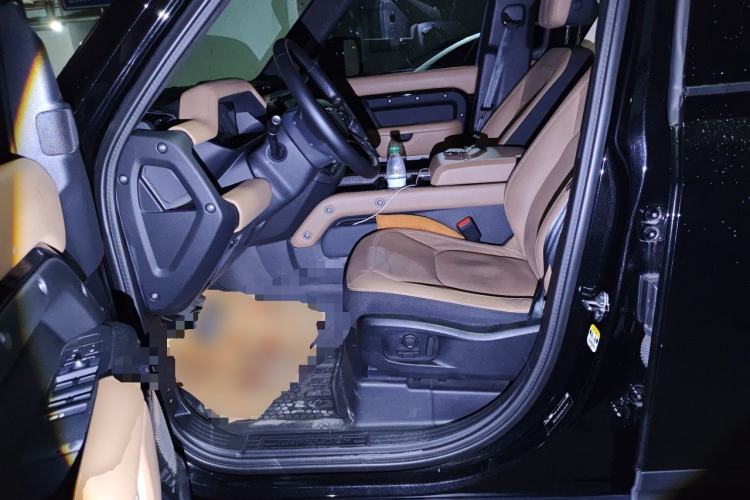 Used Land Rover Defender 2025 110 3.0T P400 Dark Edition Left Front Seat