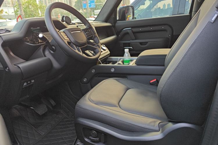 Used Land Rover Defender 2025 90 3.0T P400 X-Dynamic HSE Left Front Seat