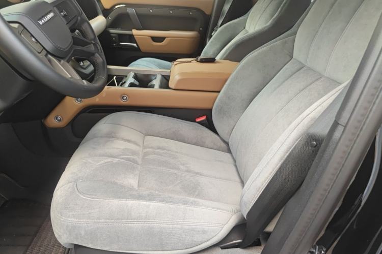 Used Land Rover Defender 2025 110 3.0T P400 – Dynamic HSE Left Front Seat