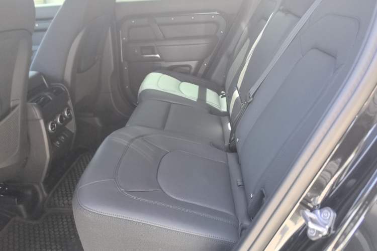 Used Land Rover Defender 2025 110 3.0T P400 Dark Edition Left Rear Seat