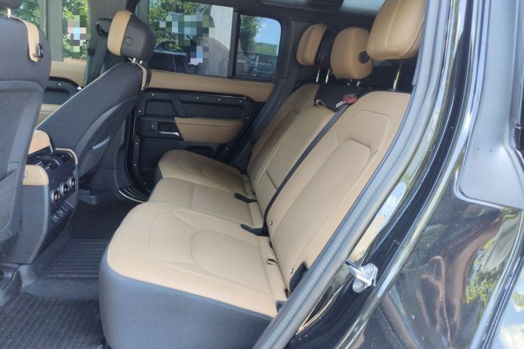 Used Land Rover Defender 2025 110 3.0T P400 – Dynamic HSE Left Rear Seat