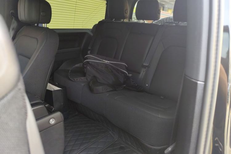 Used Land Rover Defender 2025 90 3.0T P400 X-Dynamic HSE Left Rear Seat