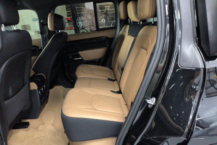 Used Land Rover Defender 2025 110 3.0T P400 Dark Edition Left Rear Seat