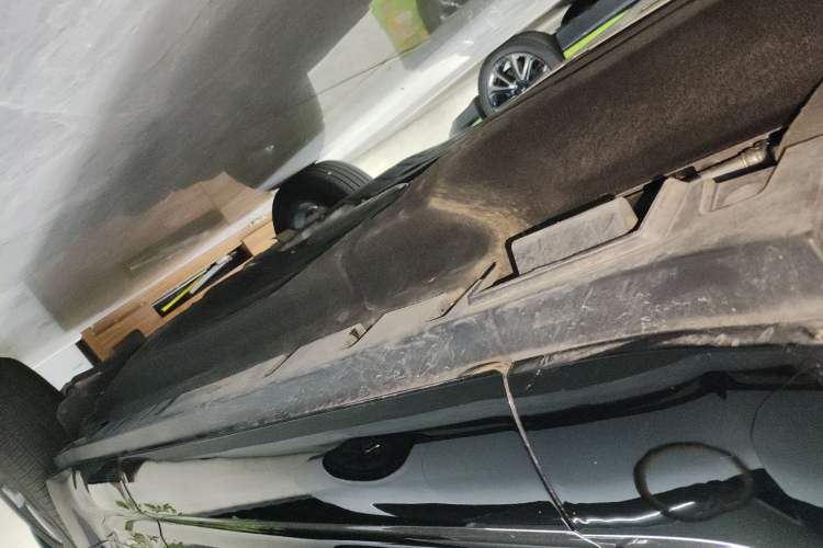 Used Land Rover Defender  Left Side Sill