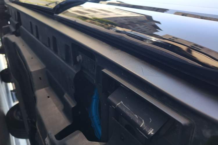 Used Land Rover Defender 2025 110 3.0T P400 X Left Side Sill