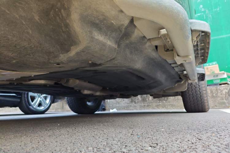 Used Land Rover Defender 2025 110 3.0T P400 Dark Edition Left Side Sill