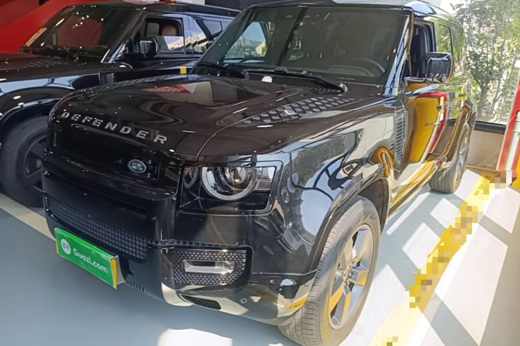 Land Rover Defender 2025 110 3.0T P400 – Dynamic HSE
