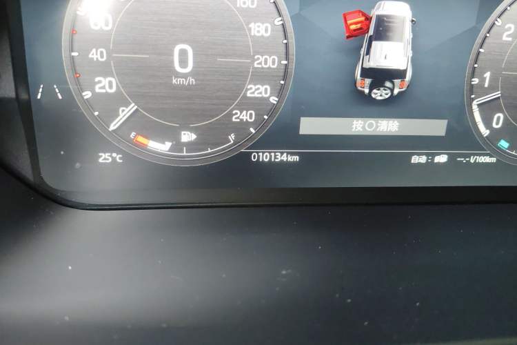 Used Land Rover Defender 2025 110 3.0T P400 Dark Edition Odometer Close Up