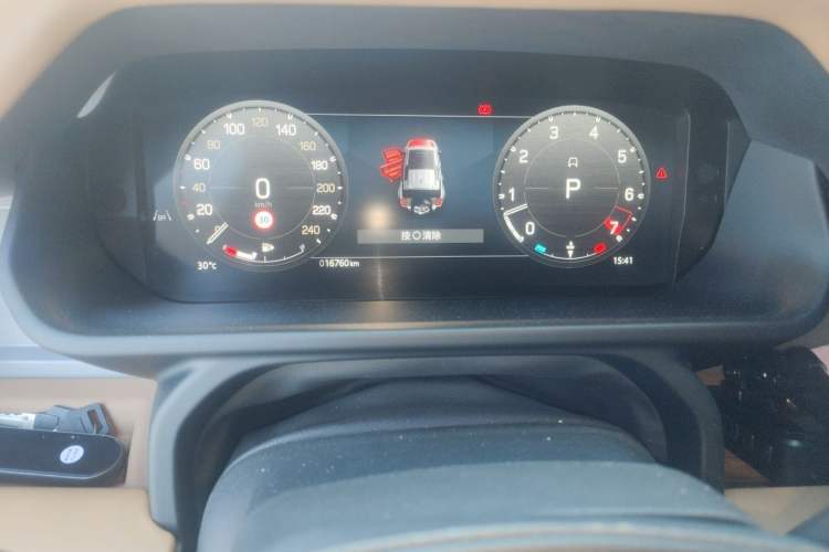 Used Land Rover Defender 2025 110 3.0T P400 – Dynamic HSE Odometer Close Up